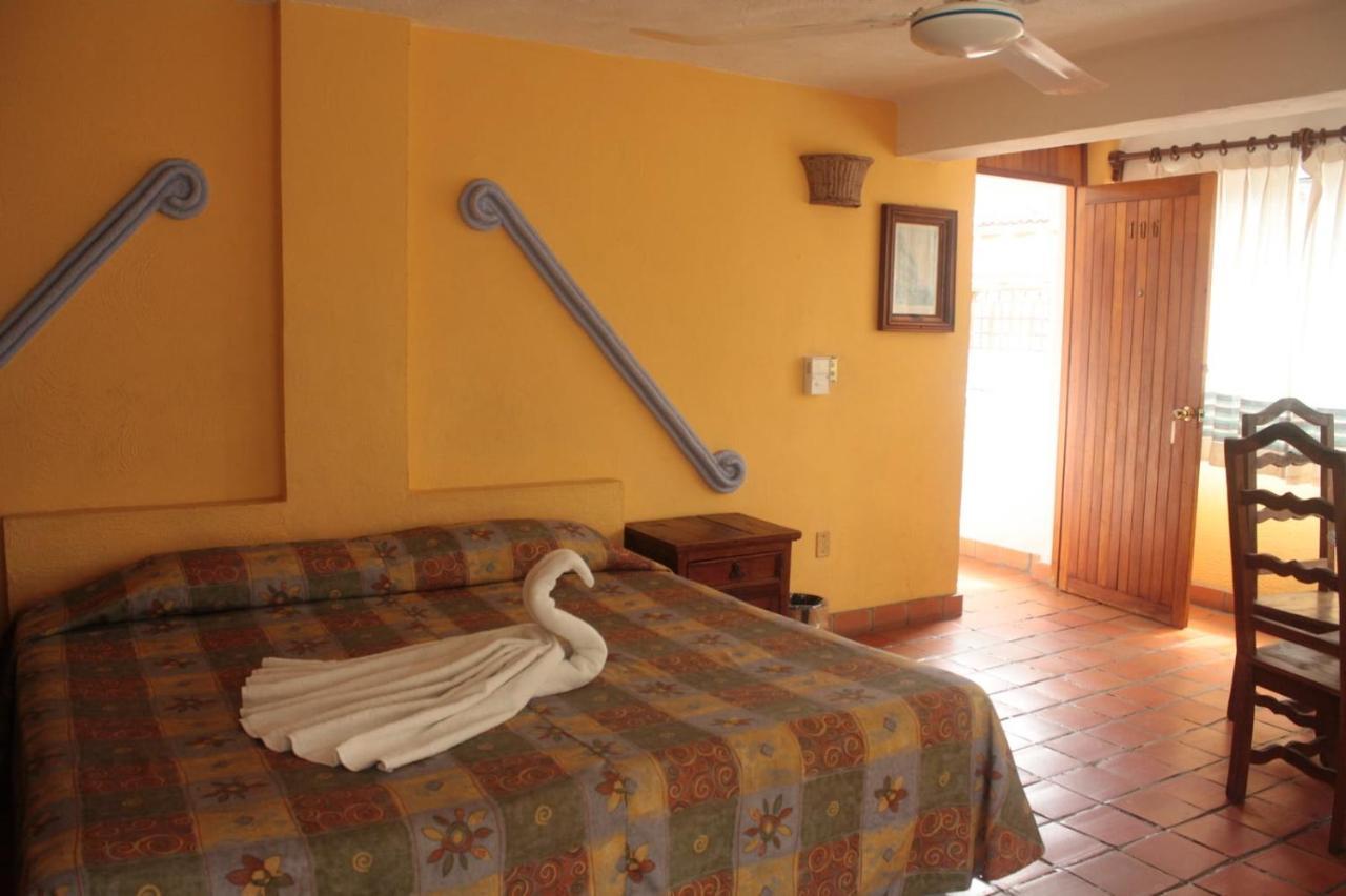 Casa Shaguiba Hotel Crucecita  Buitenkant foto