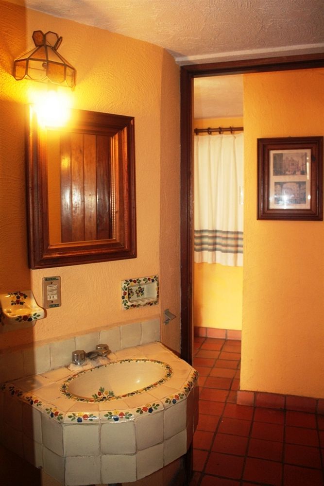 Casa Shaguiba Hotel Crucecita  Buitenkant foto