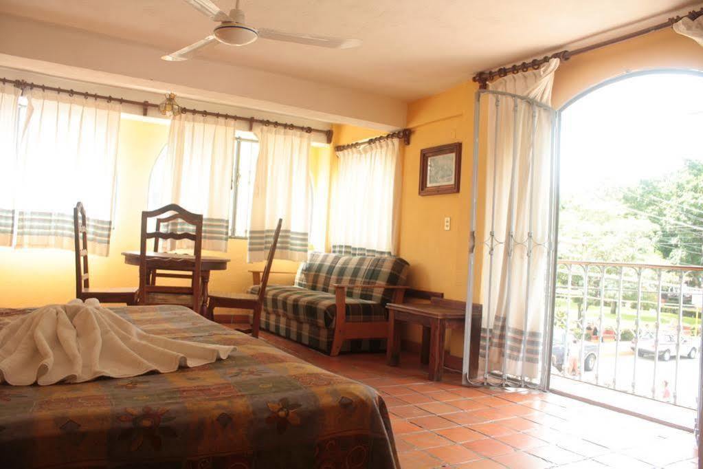 Casa Shaguiba Hotel Crucecita  Buitenkant foto
