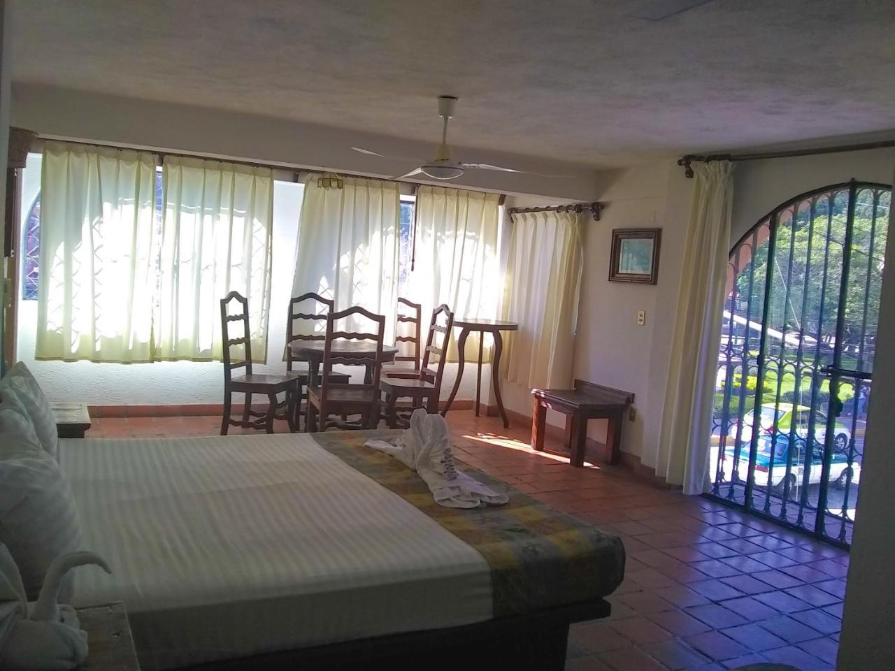Casa Shaguiba Hotel Crucecita  Buitenkant foto