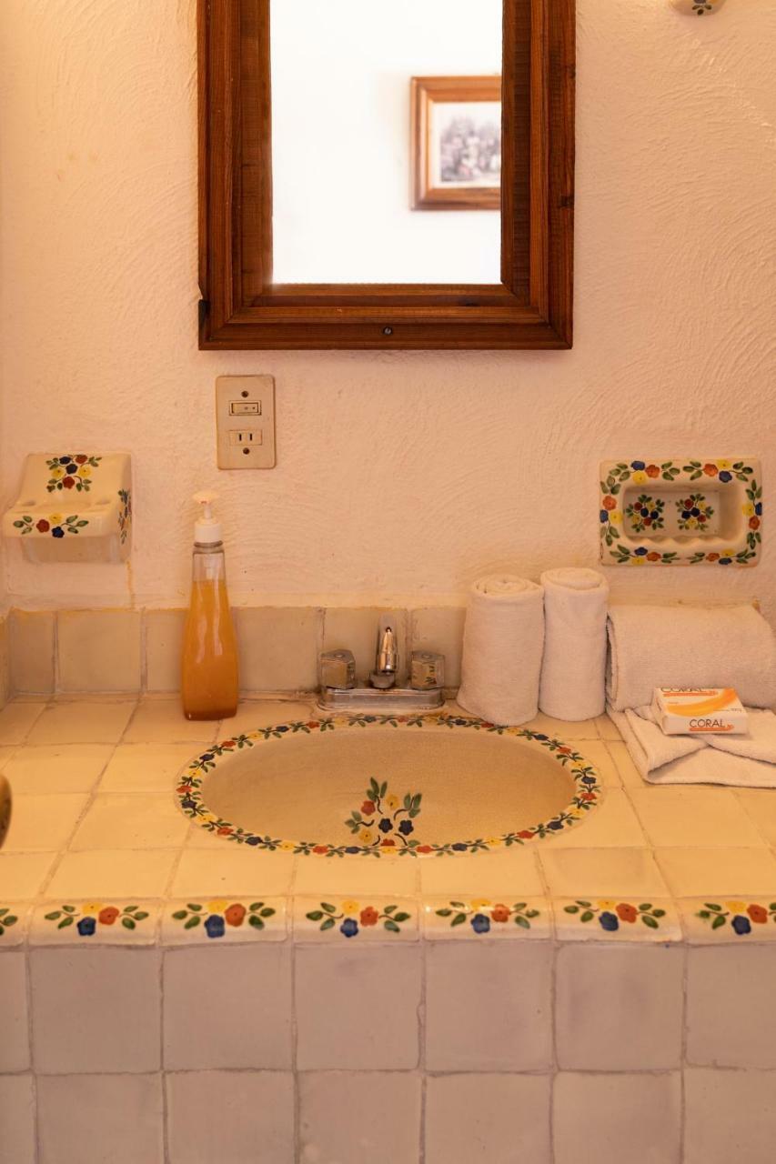 Casa Shaguiba Hotel Crucecita  Buitenkant foto
