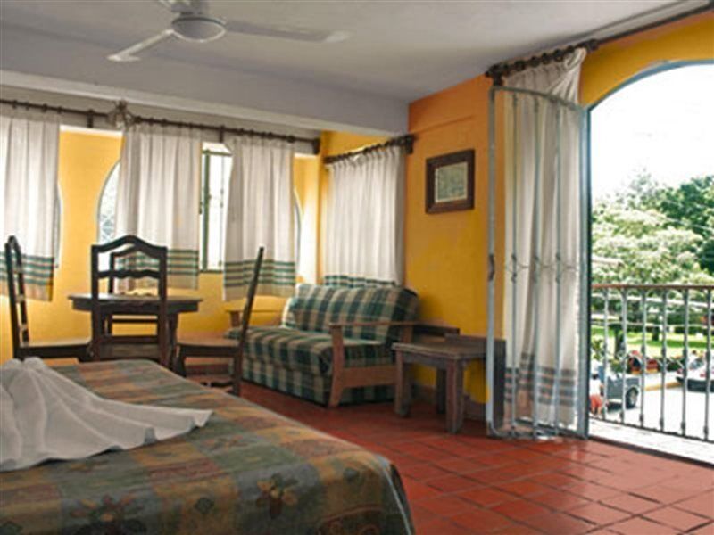 Casa Shaguiba Hotel Crucecita  Buitenkant foto